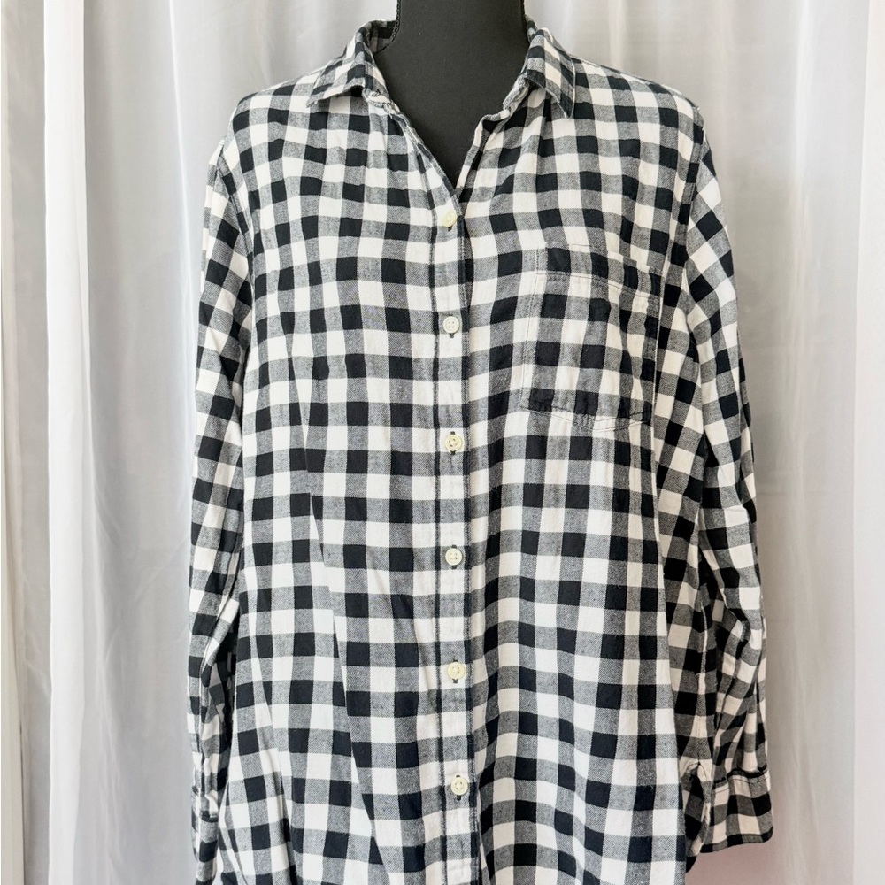 Old Navy Black and White Checkered Women’s Flannel Shirt XL